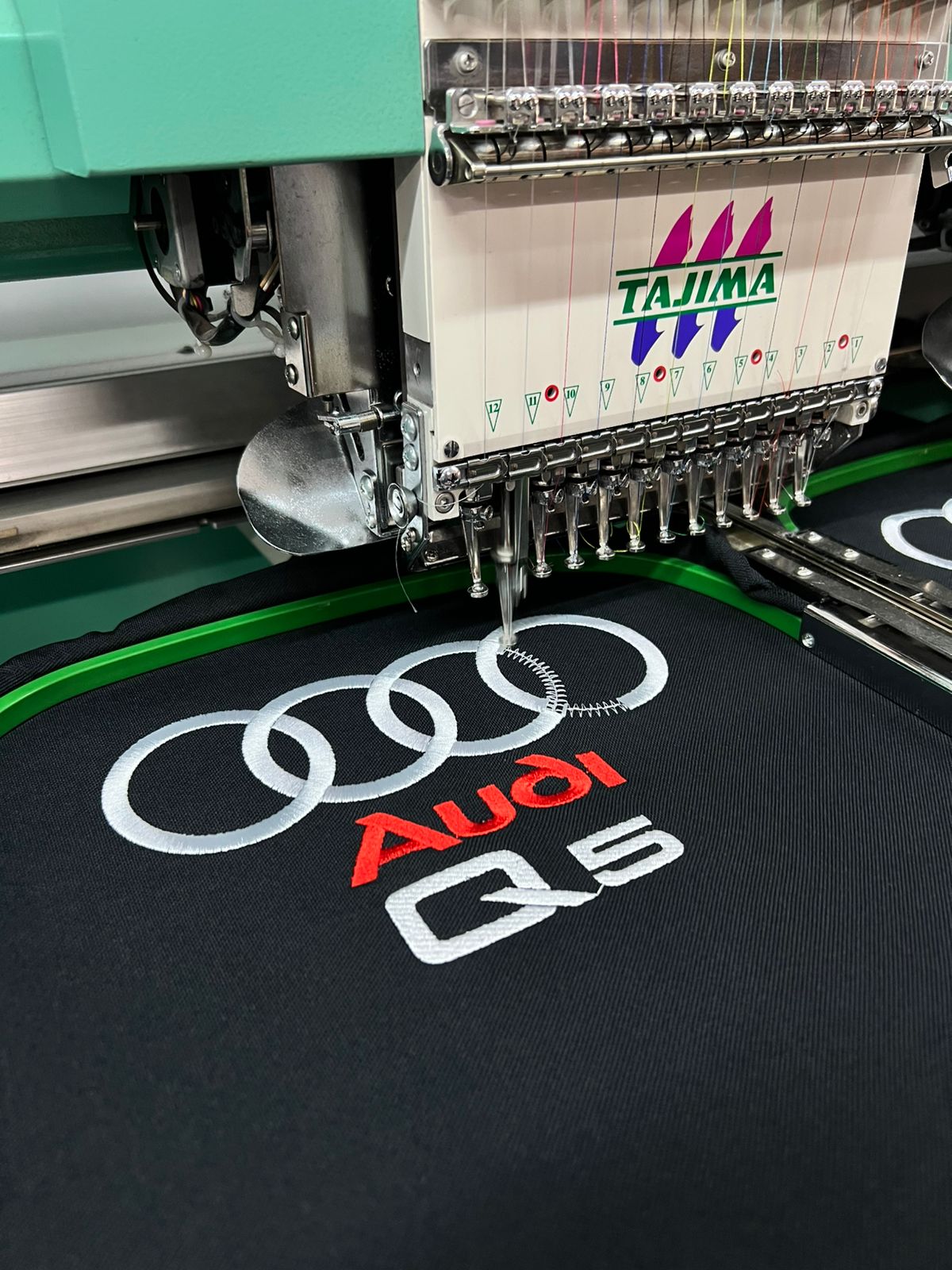 Bordado Audi Q5 en producción